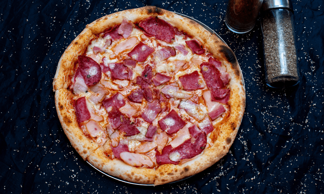 Amore Pizza: Buy Chicken Supreme Large (Rs 1,399), Get Pepperoni Large FREE